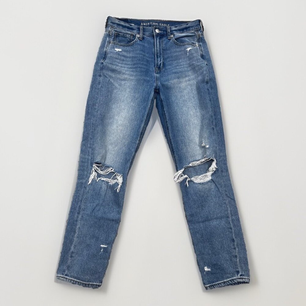 Women's American Eagle Light Wash Distressed Mom Jeans Denim Size 4 R